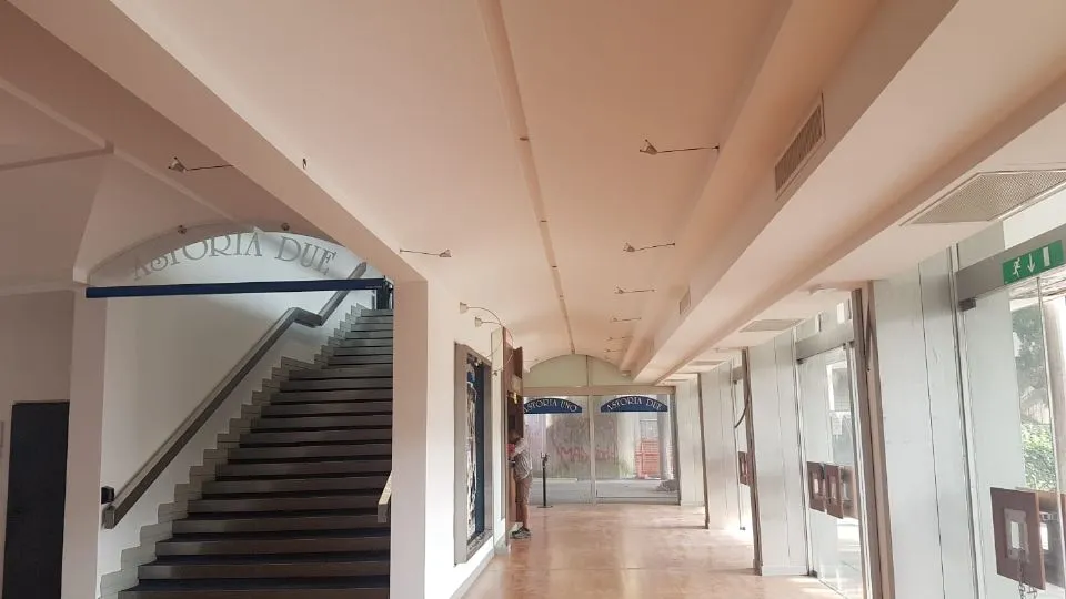 l’interno dell’ex cinema
