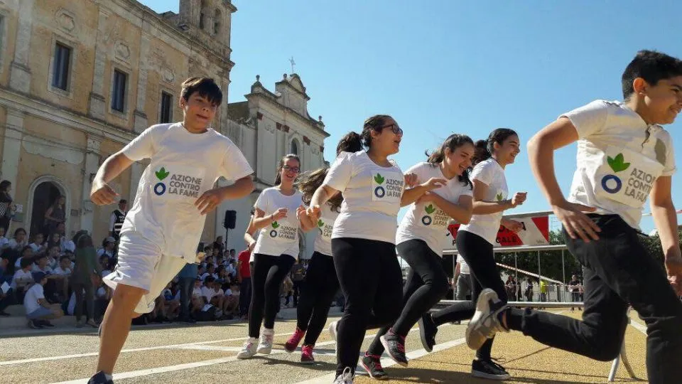 La corsa contro la fame
