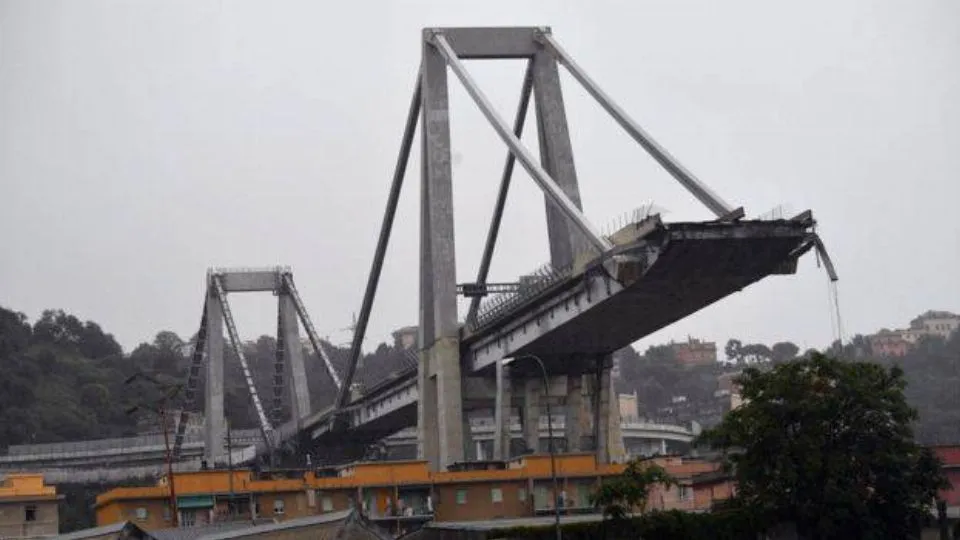 il ponte crollato