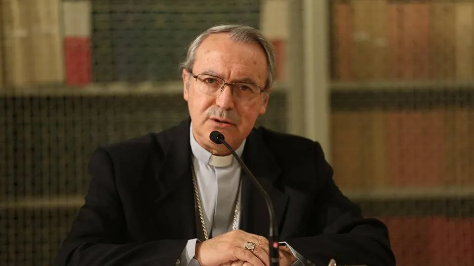 il vescovo Lambiasi