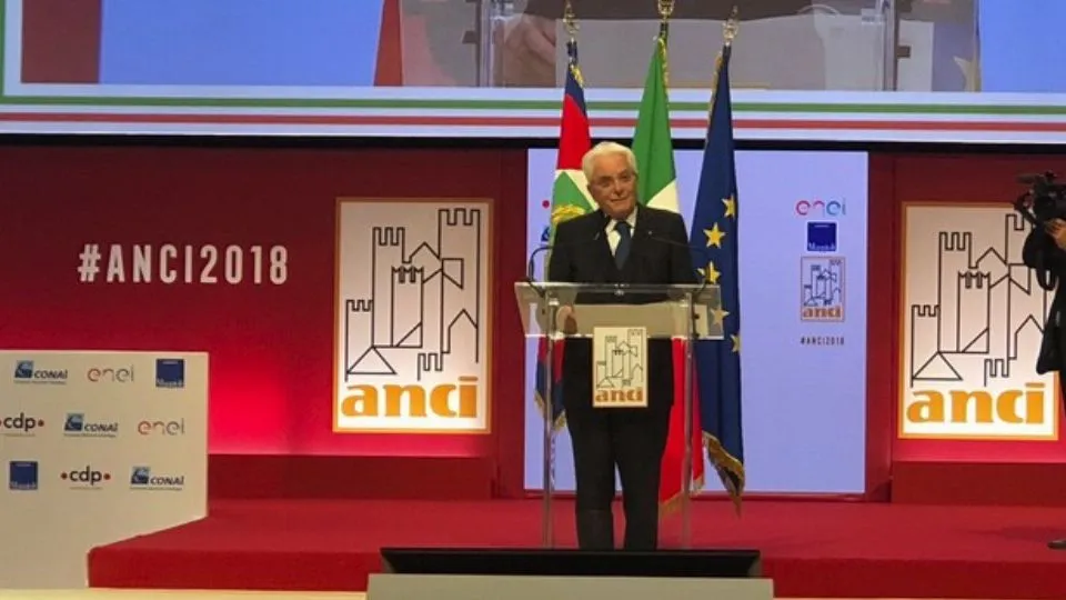 Mattarella sul palco dellAnci a Rimini (@Quirinale)