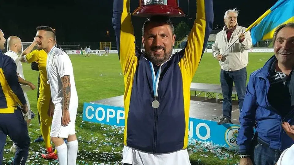 Gianluca Procopio alza la Coppa Titano