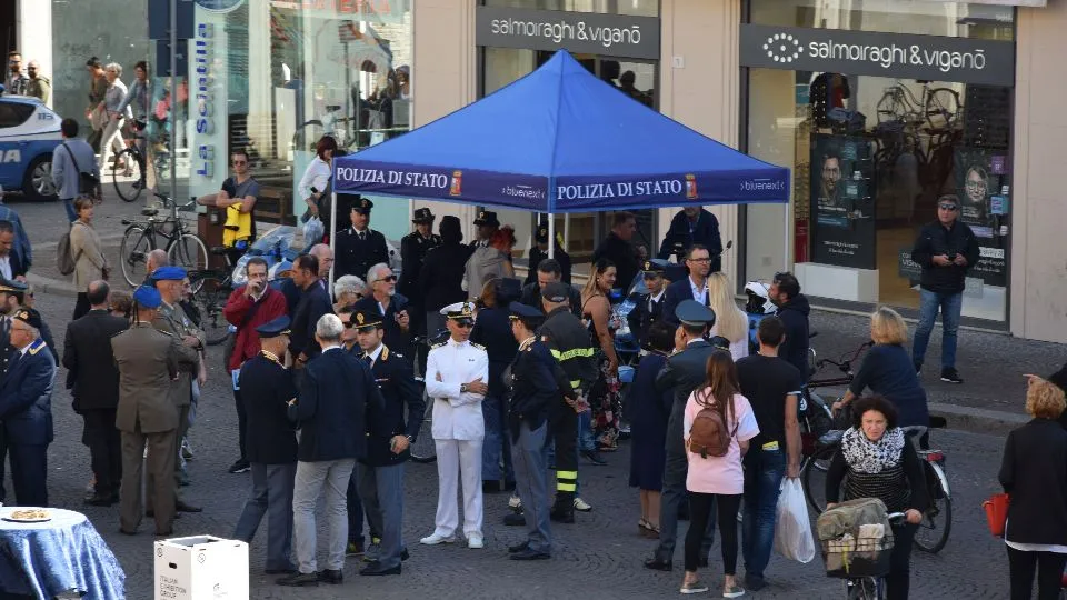 il gazebo della Polizia
