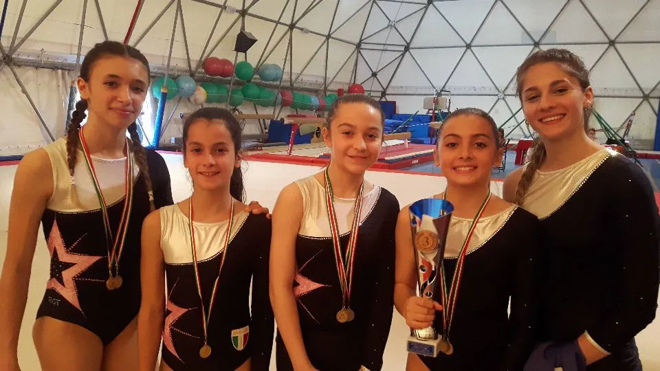 Le ginnaste della Rimini Gymteam medagliate a Cattolica