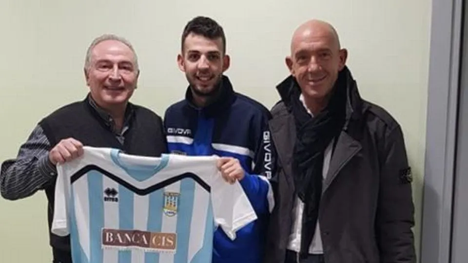 Luca Ceccaroli con la maglia del Tre Penne