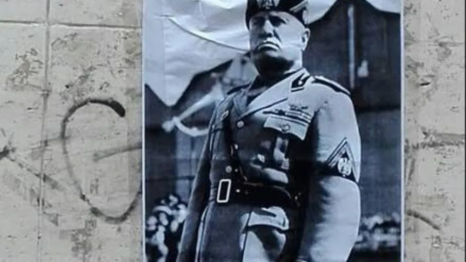 uno dei manifesti (newsrimini.it)