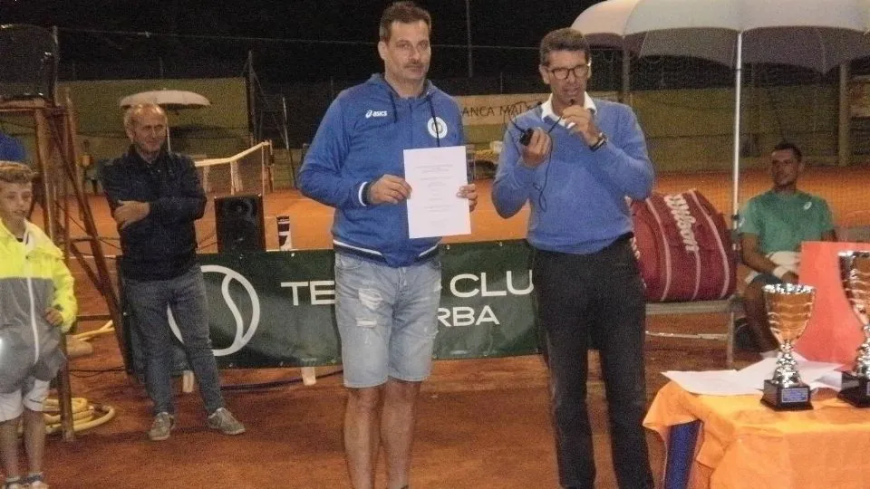 Massimiliano Angeli premiato da Roberto Rinaldi