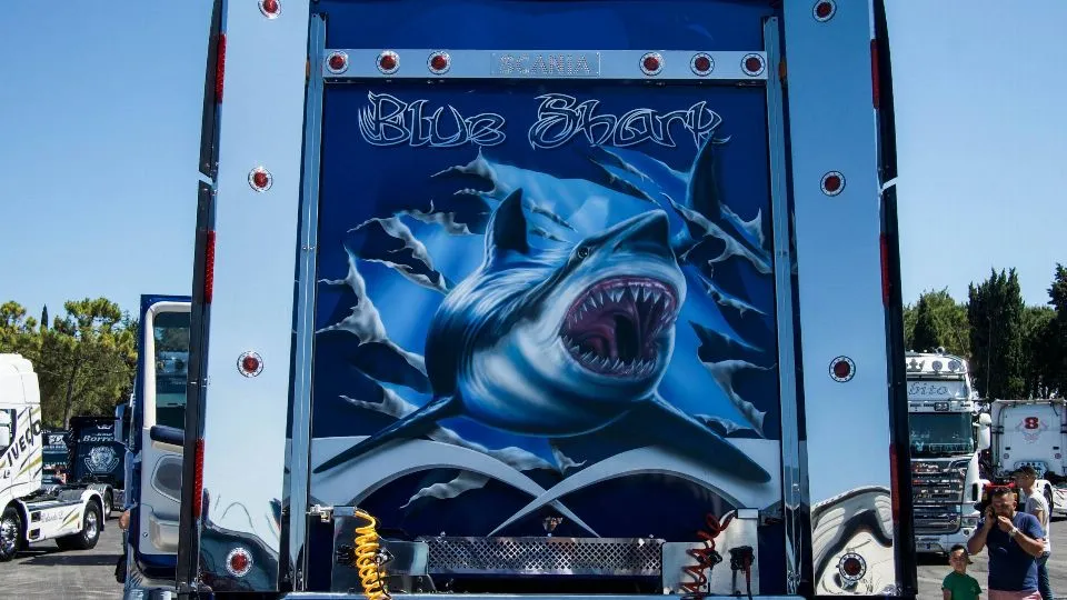 Uno dei camion decorati