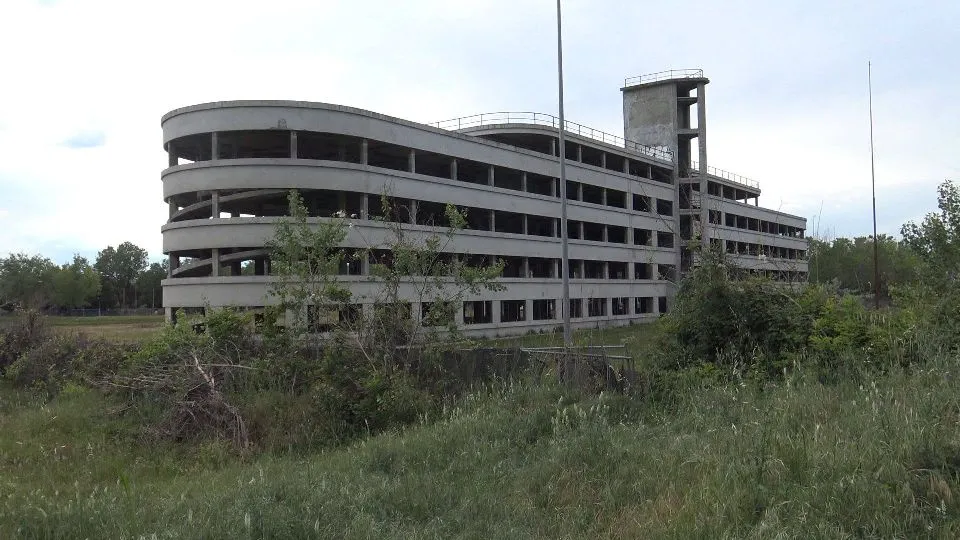 lo scheletro della colonia Novarese
