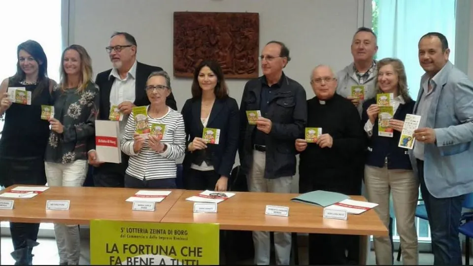 foto di gruppo in conferenza stampa
