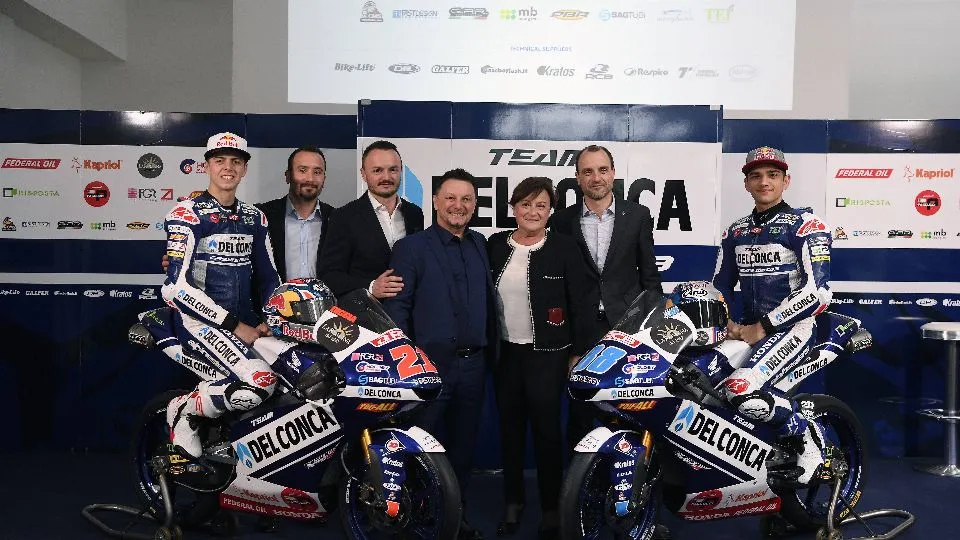 Fabio Di Giannantonio, Marco Mularoni, Davide Mularoni, Fausto Gresini, Stefania Leardini, Paolo Mularoni e Jorge Martin
