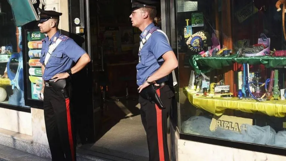 i Carabinieri sul posto (Adriapress)
