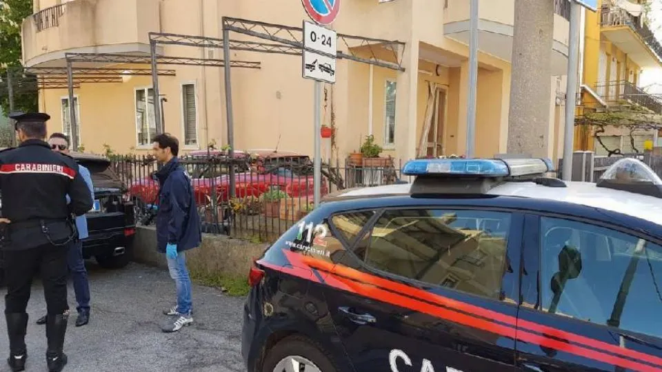 i Carabinieri sul posto (Adriapress)
