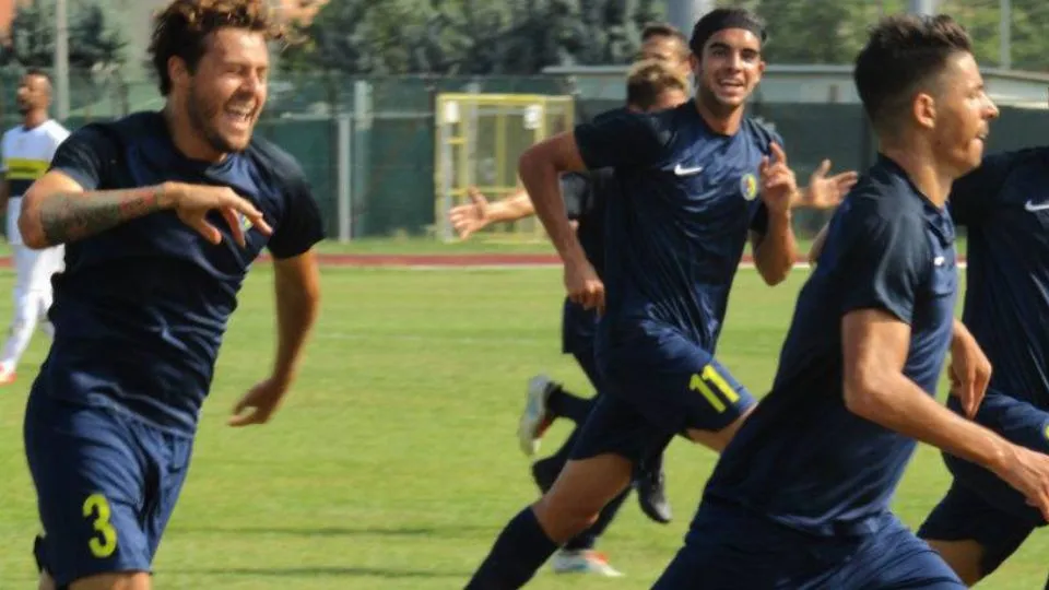 I gialloblu festeggiano