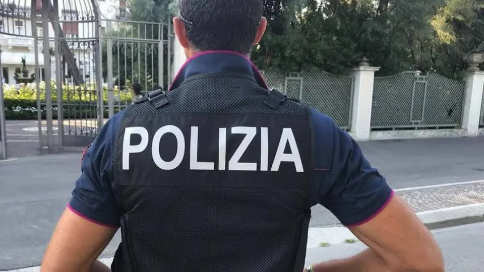 un agente
