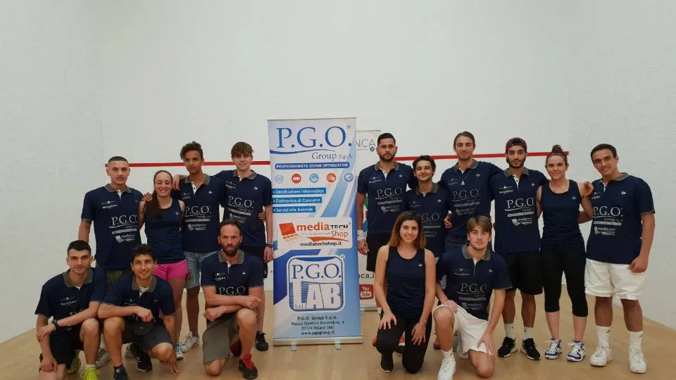 Le due squadre Mondosquash prima di Assoluti e Coppa Italia