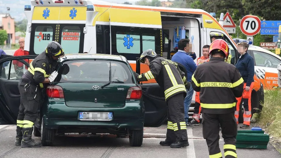uno degli incidenti all’incrocio ss72, via della Gazzella (Adriapress)
