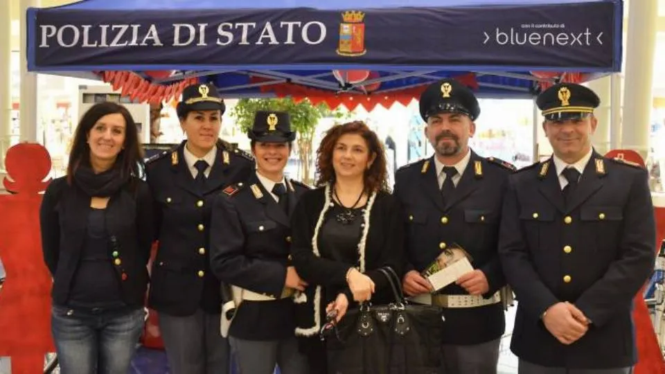 Il gazebo della polizia di Stato