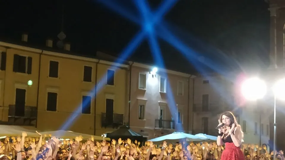 Cristina D’Avena in piazza Cavour