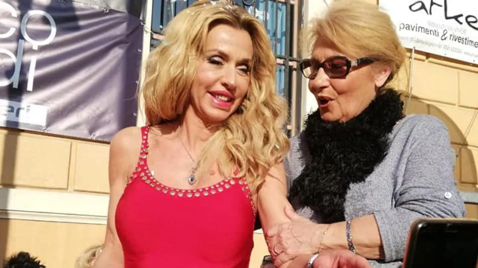 la madrina Valeria Marini
