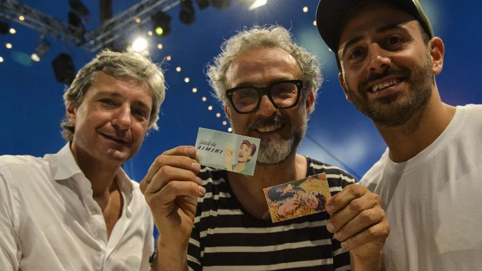 Gnassi, Bottura e Di Fabio con le cartoline masticabili