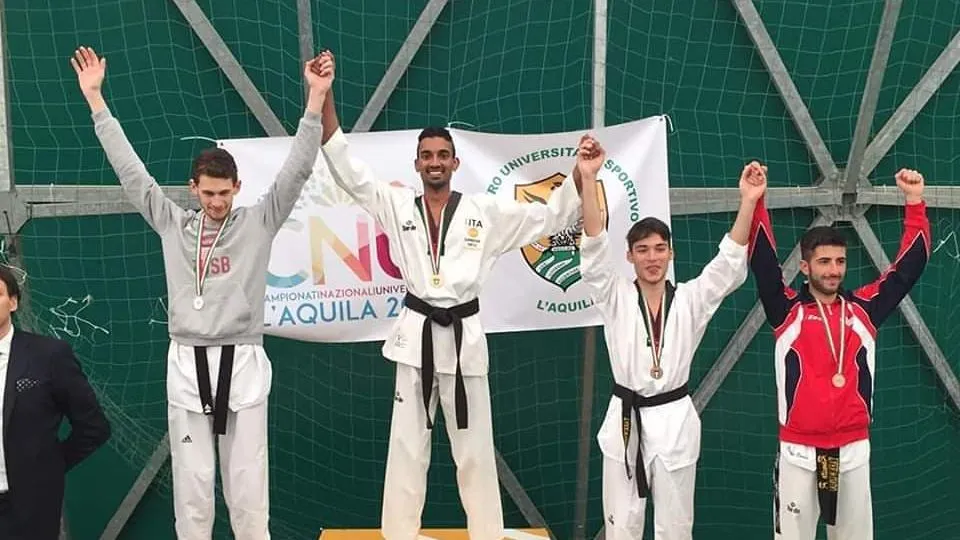 Alessandro De La Rua sul podio