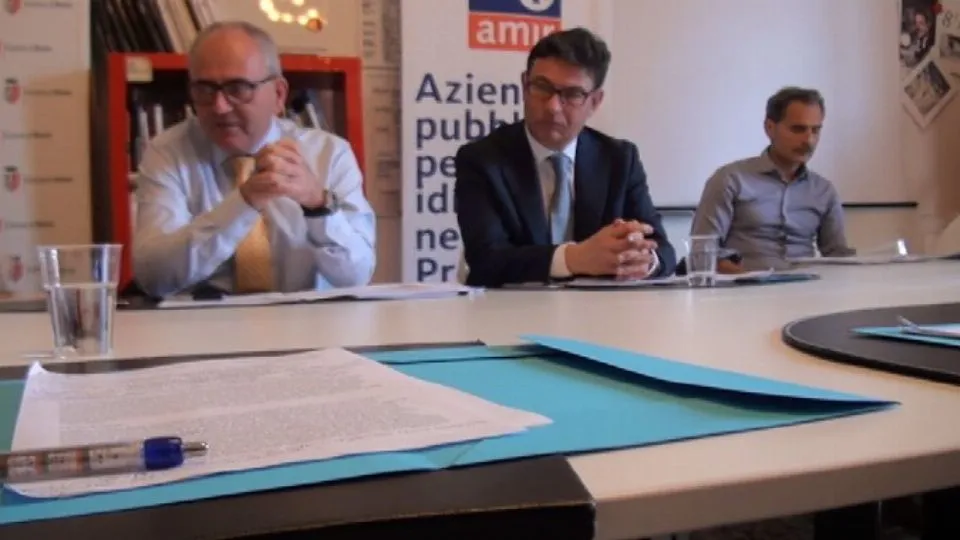 la conferenza stampa di AMIR
