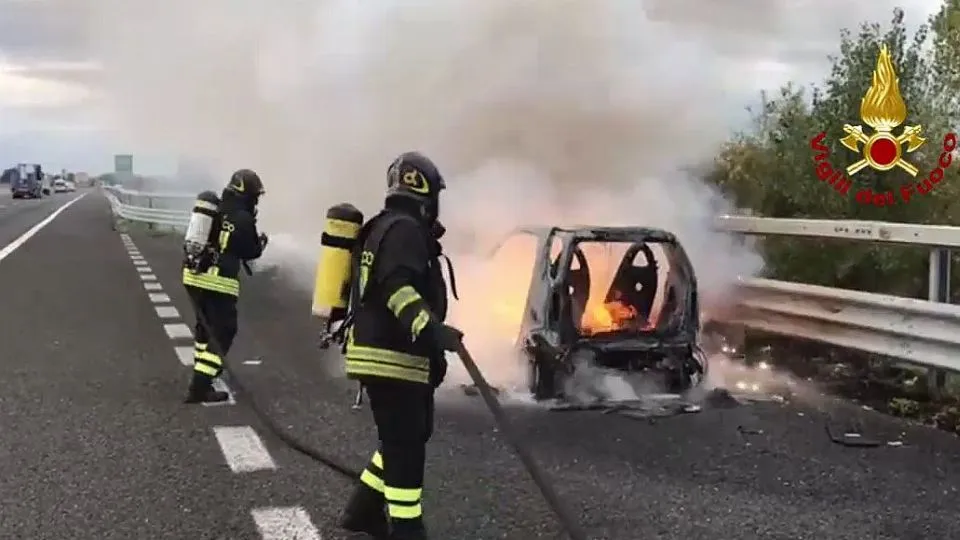 l’intervento dei vigili del fuoco in A14
