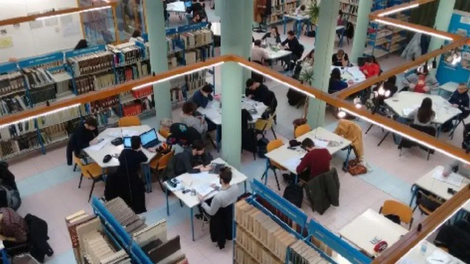 la Biblioteca
