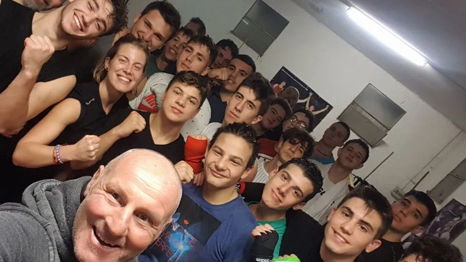 Il maestro Scarpellini e i ragazzi della Boxe Santarcangelo