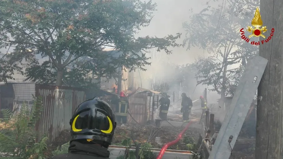 i vigili del fuoco all’opera a San Clemente