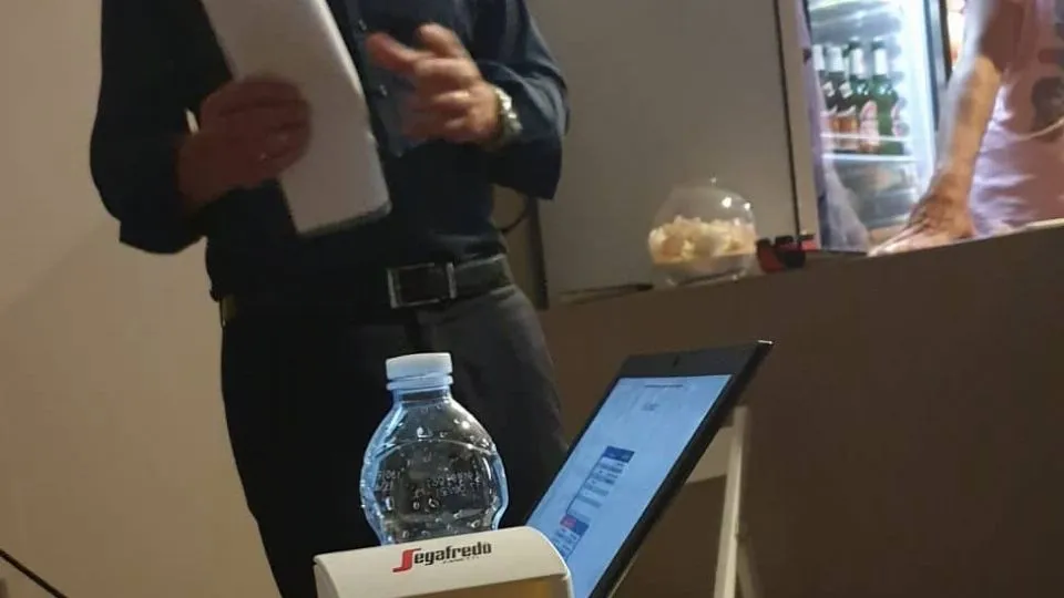 Luca Mancini durante l’incontro con i tifosi del Cattolica