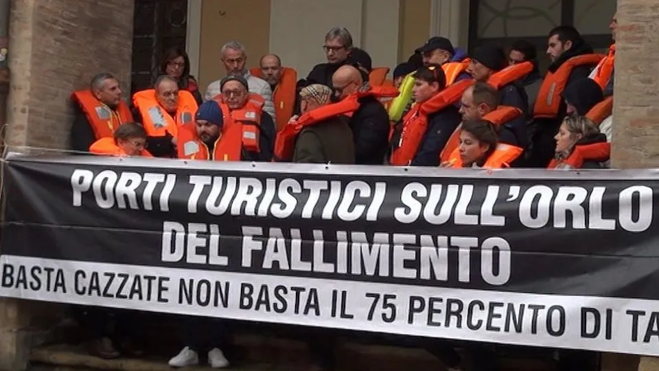 la manifestazione con i sindaci Gnassi e Gennari