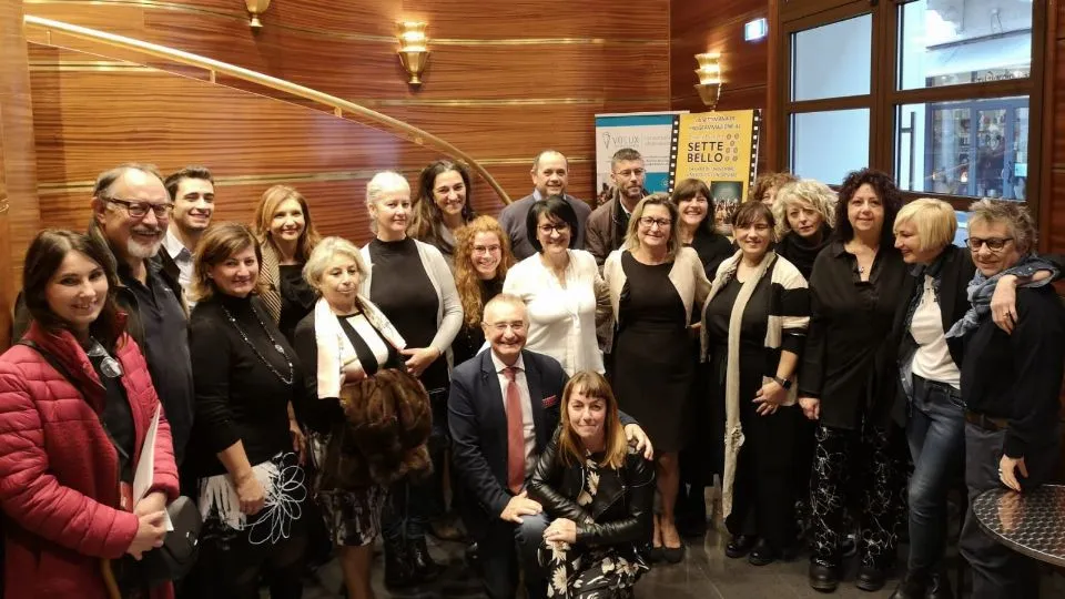 foto di gruppo per enti e associazioni con l’assessore Petitti