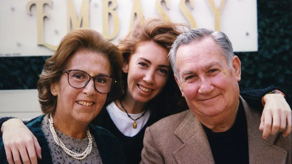 Francesca Fabbri Fellini, insieme alla mamma e al papà (pagina facebook)