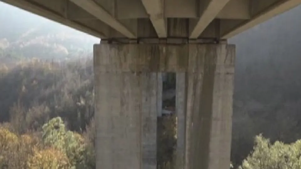 il viadotto danneggiato