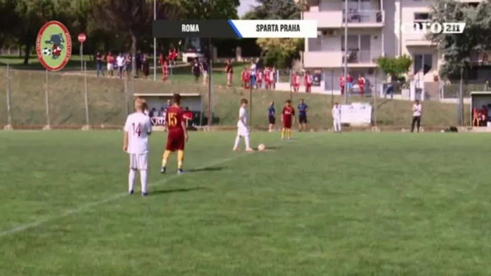 Il calcio d’inizio di Roma-Sparta Praha
