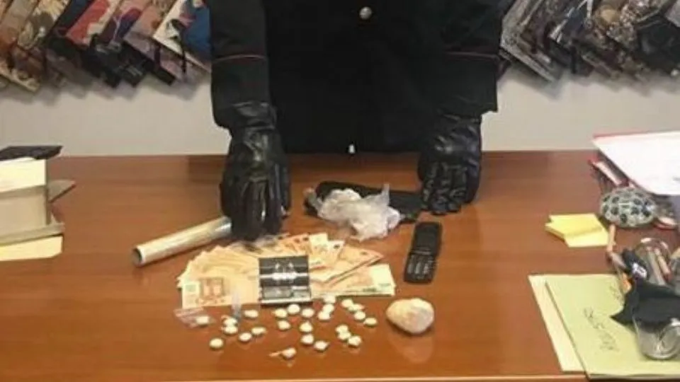droga e denaro sequestrati