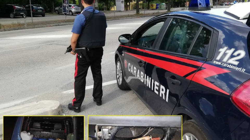 Le taniche di benzina rubate
