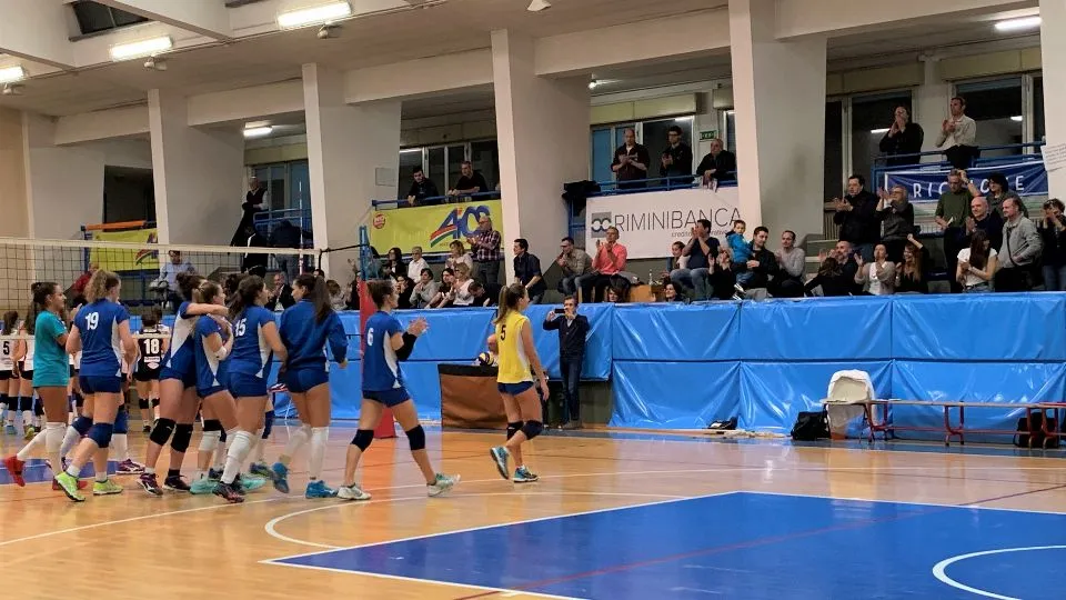 Il saluto finale delle riccionesi

