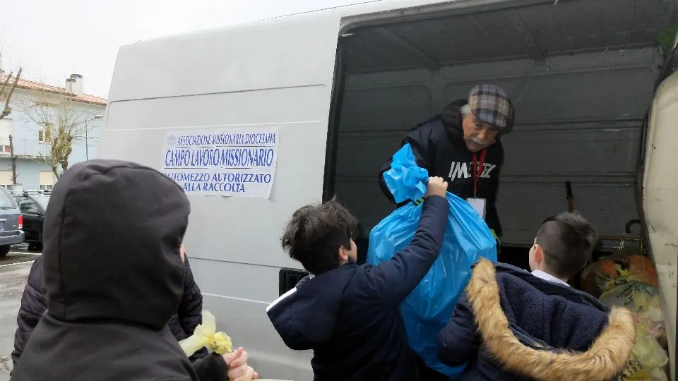 raccolta con i bambini
