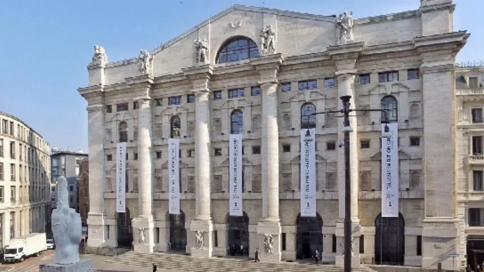 la borsa “addobbata” IEG
