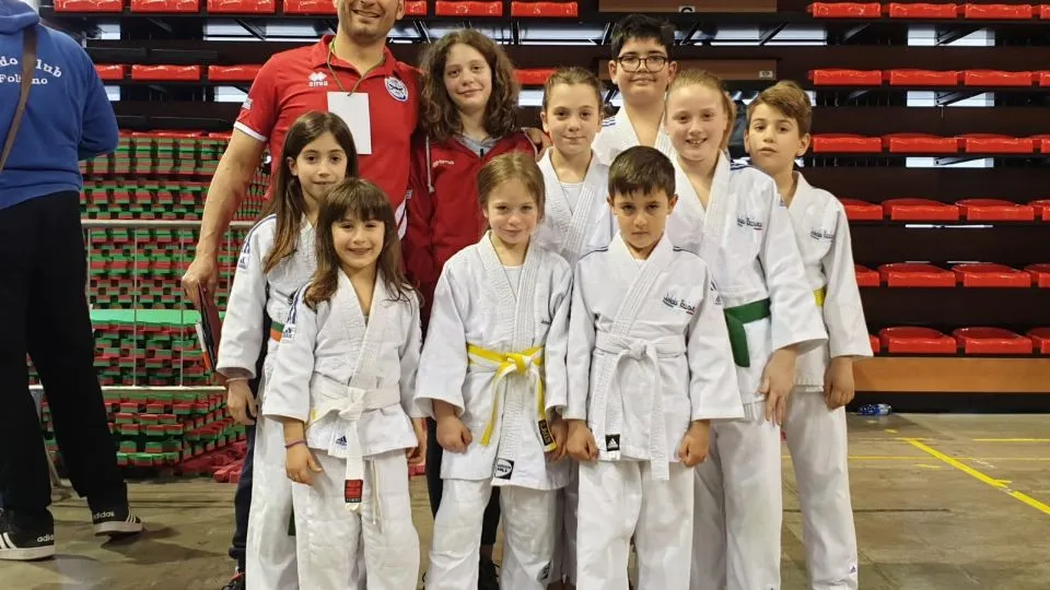 Il gruppo pre-agonisti con Longo