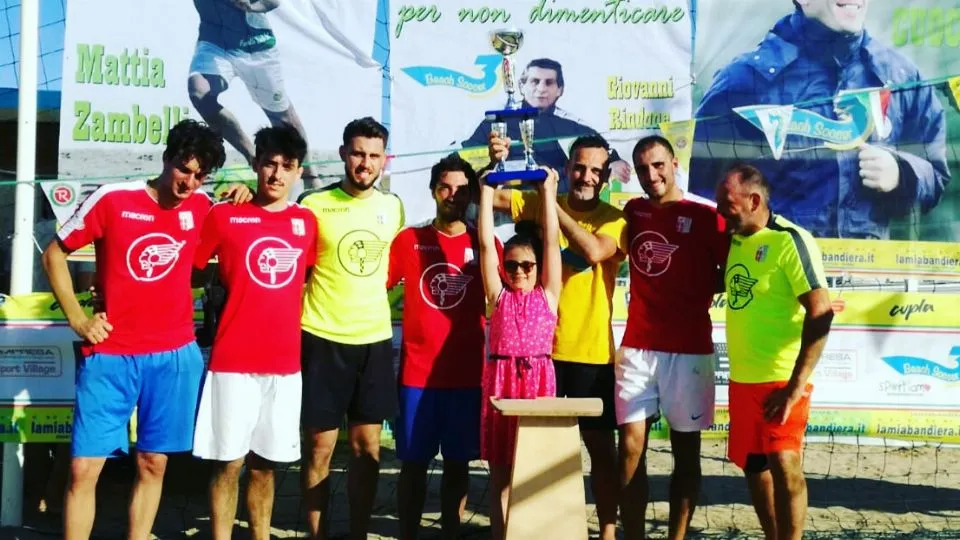 Il Rimini Beach Soccer alza la coppa