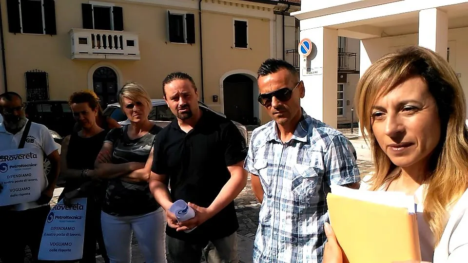 alcuni dipendenti di Rovereta con il sindaco Spinelli