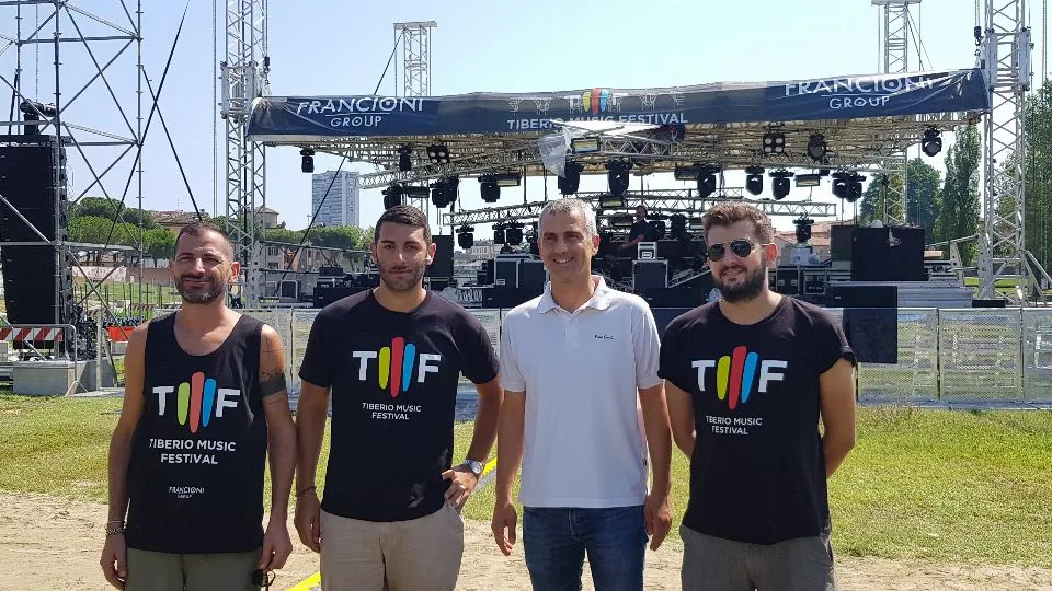 gli organizzatori con l’assessore Sadegholvaad