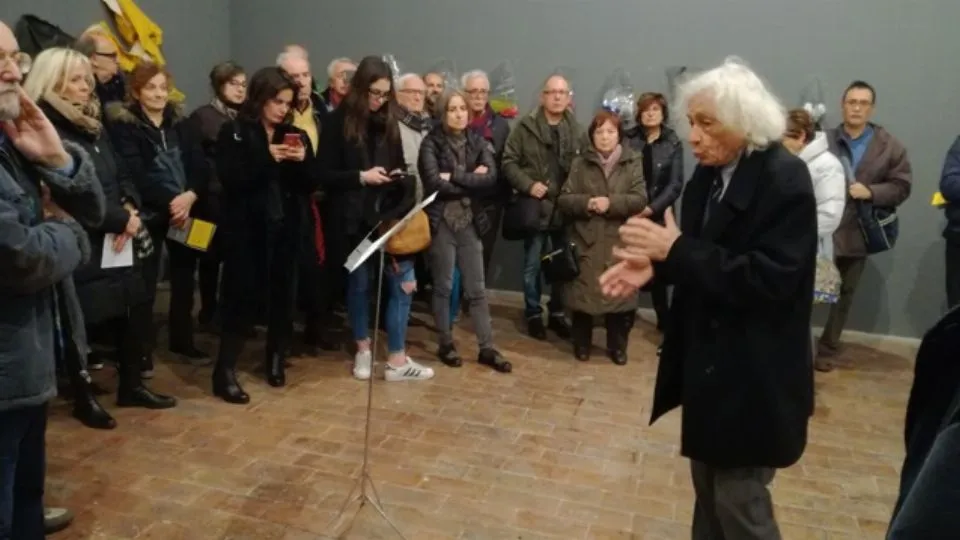 Vittorio D’Augusta con gli studenti
