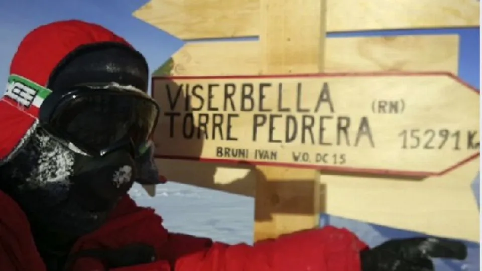 la foto postata da Bruni
