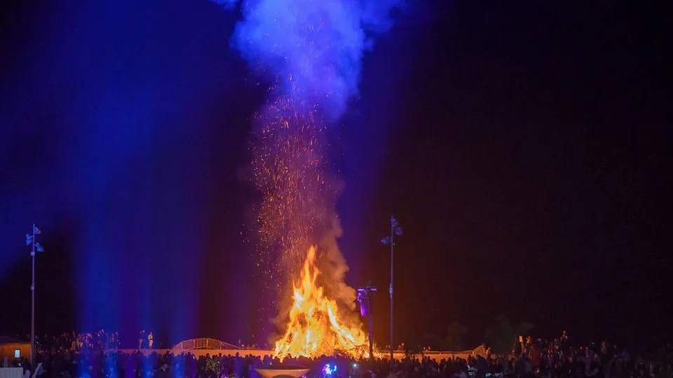 Light my Fire – Riccione (Immagini di Daniele Casalboni e Davide Grassia)
