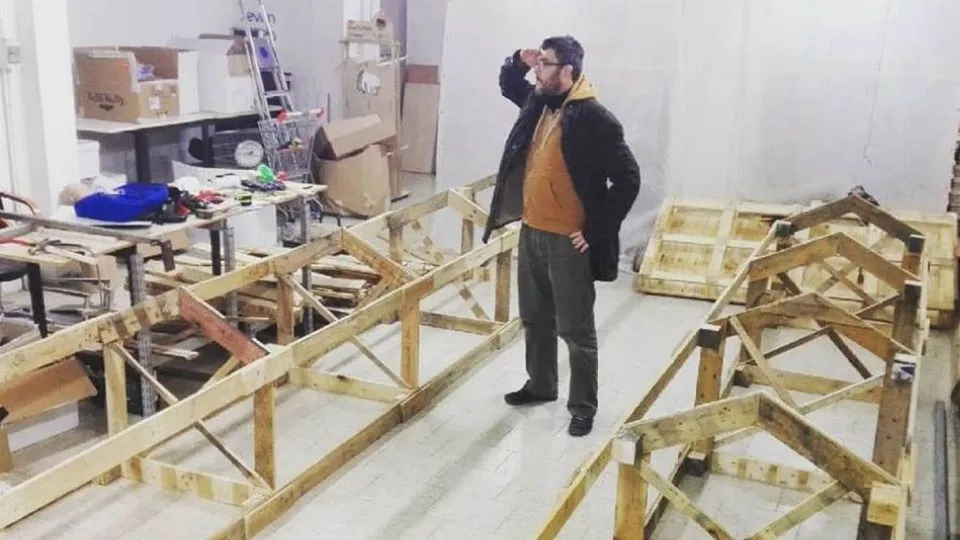 Mal di Plastica, il catamarano prende forma